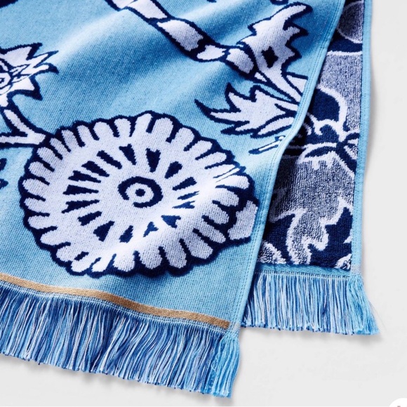 💙🩵Roller Rabbit x Target Floral Vines Beach Towel Blue - Picture 2 of 4